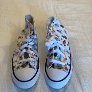 Kids bug Converse
